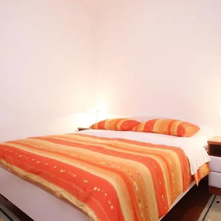 Apartment Nevenkos - 20 M From *