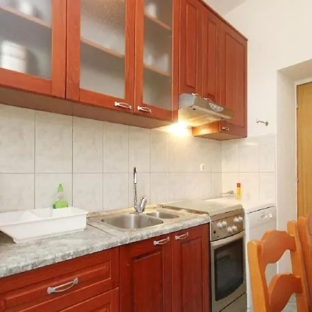 Apartmán Nevenkos - 20 M From Kuciste